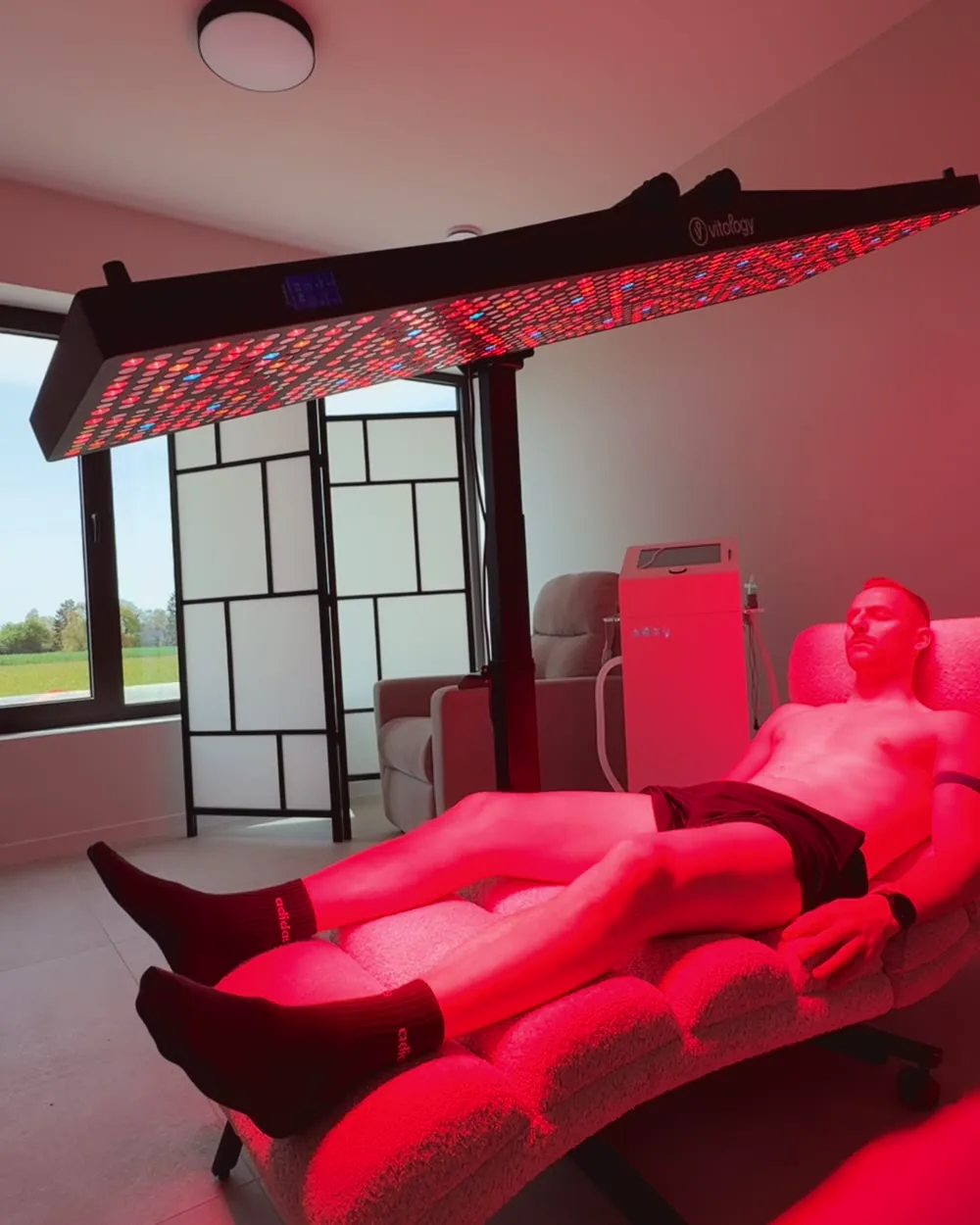 De studio in Blanden tijdens een sessie onder het PBM red light paneel
